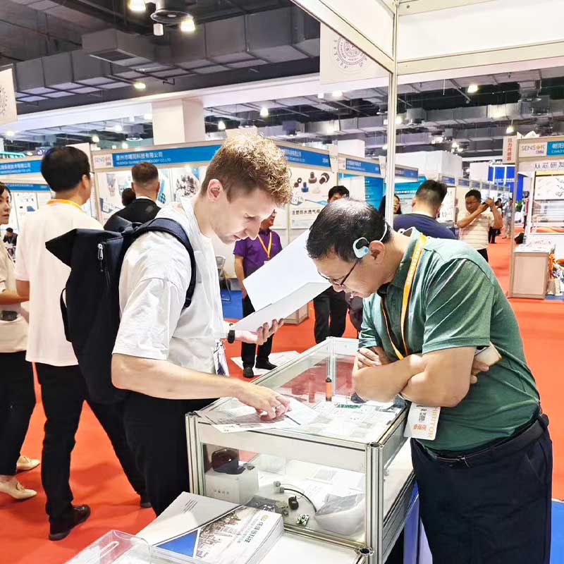 偉烽恒攜手新品閃耀第十屆上海傳感器展會(huì)現(xiàn)場(chǎng)